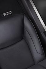 Chrysler 300C 2011 года